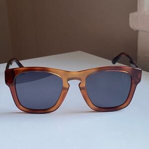 Gucci Sunglasses Minimal with Classic Logo